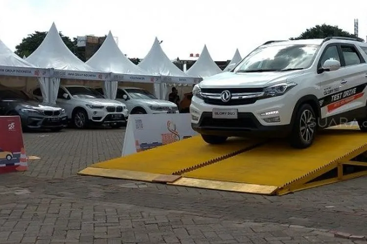 Area test driver Telkomsel IIMS 2019 [Suara.com/Manuel Jeghesta Nainggolan].