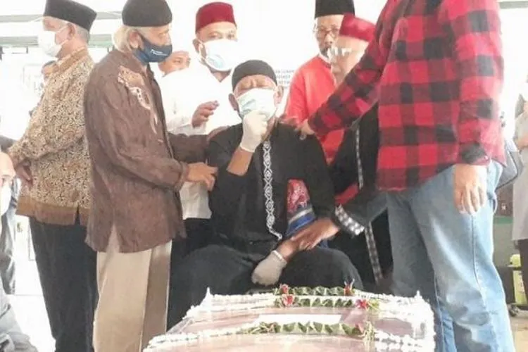Tangis keluarga sambut jenazah pramugari Isti, korban Sriwijaya Air. (Suara.com/_Wivy Hikmatullah