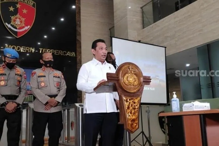 Kabareskrim Polri Komjen Listyo Sigit Prabowo konferensi pers soal penembakan laskar FPI. (Suara.com/Bagaskara)