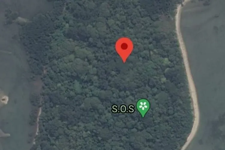 Heboh munculnya tulisan SOS di Pulau Laki, area pesawat Sriwijaya Air SJ182 jatuh (GoogleMaps).
