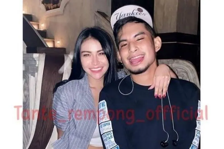 Suami Rachel Vennya, Niko Al Hakim bersama cewek seksi. [Instagram]