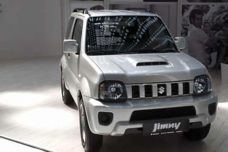 Suzuki Jimny dijual seharga Rp330 juta dalam arena GIIAS 2019 yang digelar di ICE, BSD, Banten, Kamis (18/7/2019). [Suara.com/Manuel Jeghesta Nainggolan]