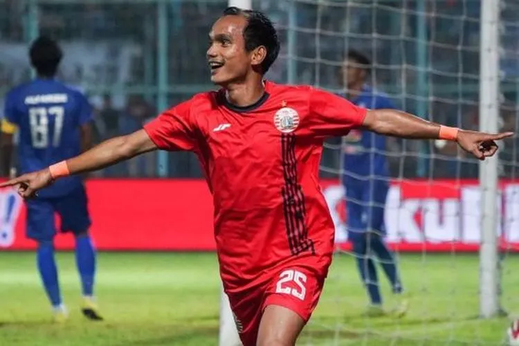 Selebrasi gol Riko Simanjuntak usai mengoyak gawang tuan rumah dalam laga Arema vs Persija di Piala Gubernur Jatim 2020 di Stadion Kanjuruhan, Malang, Sabtu (15/2/2020). [Dok. Persija]