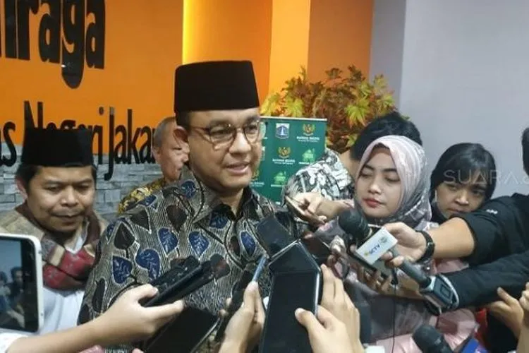 Gubernur DKI Jakarta Anies Baswedan saat ditemui wartawan di GOR UNJ, Jaktim. (Suara.com/Fakhri).