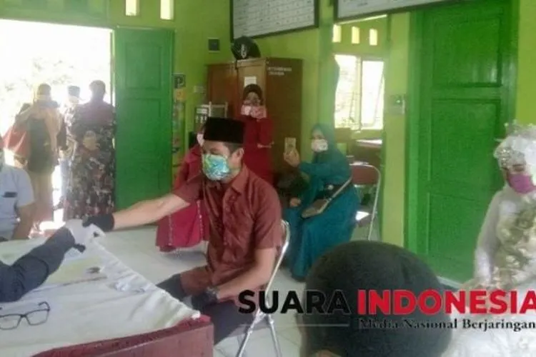 Prosesi Ijab kabul pernikahan di Kantor Urusan Agama Kecamatan Air Manjuto Kabupaten Mukomuko. [Suaraindonesia]