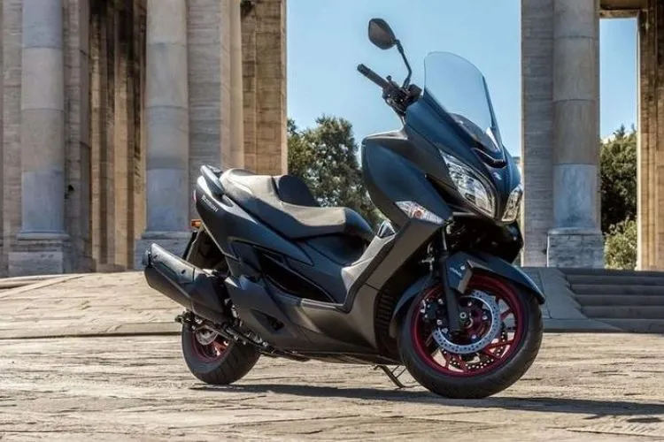 Suzuki Burgman (visordown)