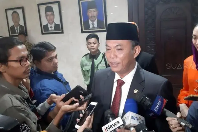 Ketua DPRD DKI Jakarta Prasetio Edi Marsudi ditemui di Gedung DPRD DKI Jakarta pada, Rabu (14/8/2019). [Suara.com/Fakhri Fuadi]