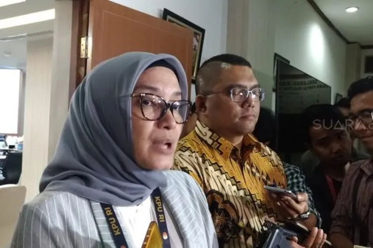 Komisioner KPU RI, Evi Novida Ginting Manik yang dipecat DKPP. (Suara.com/Yasir)