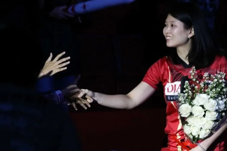 Mantan pebulutangkis spesialis ganda campuran Indonesia, Debby Susanto menghadiri upacara perpisahan khusus untuknya di Sasana Budaya Ganesha (Sabuga), Bandung, Minggu (24/2/2/2019). [DOk. PBSI]