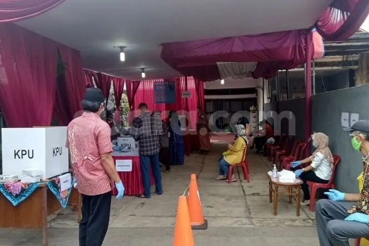 TPS 15 tempat Pradi Supriatna mencoblos di Pilkada Depok 2020. (Suara.com/Arga)