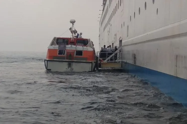 Evakuasi 326 WNI Repatriasi dari kapal pesiar MV  Costa Mediteranea (Dispen Lantamal)