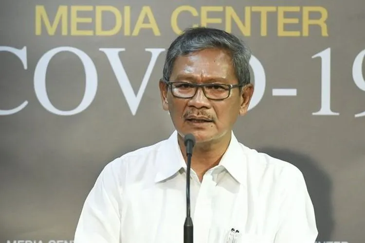 Juru Bicara Pemerintah Pusat untuk penanganan virus corona, Achmad Yurianto, dalam konferensi pers di Kantor Presiden, Jakarta, Jumat (6/3/2020). (ANTARA FOTO/Hafidz Mubarak A/wsj).