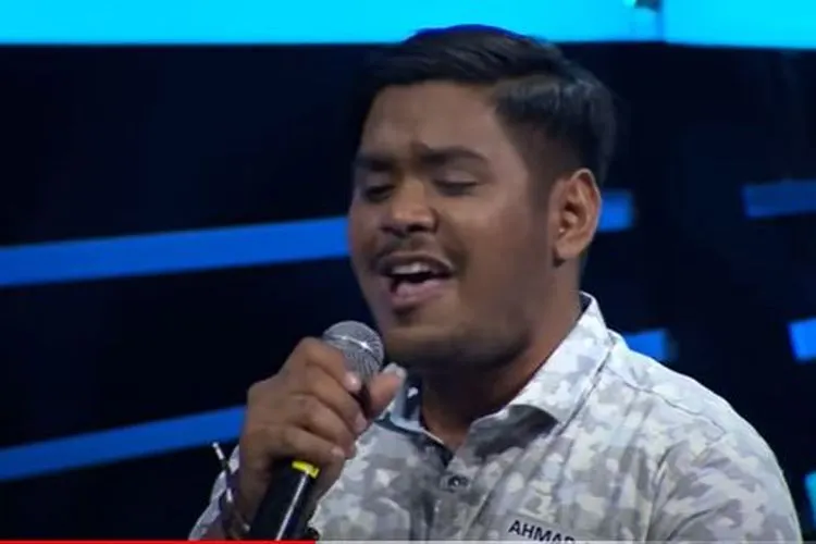 Ahmad Abdul saat Menyanyikan All I Want/youtube