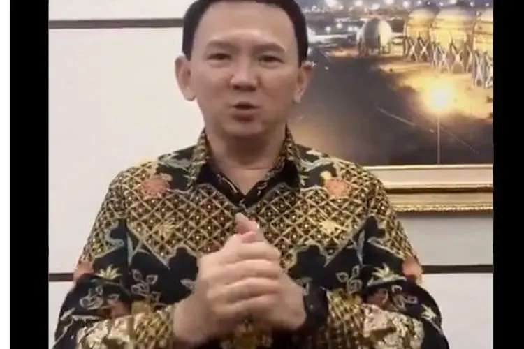 Mantan Gubernur DKI Jakarta, Basuki Tjahaja Purnama alias Ahok, mengucapkan Selamat Imlek via akun Twitter @basuki_btp