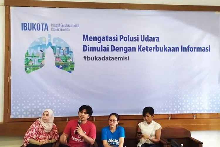 Sejumlah aktivis lingkungan mendesak Pemprov DKI Jakarta membuka data informasi emisi yang berasal dari sumber tidak bergerak, yakni industri dan pembangkit listrik. (Ayojakarta.com/Khoirur Rozi)