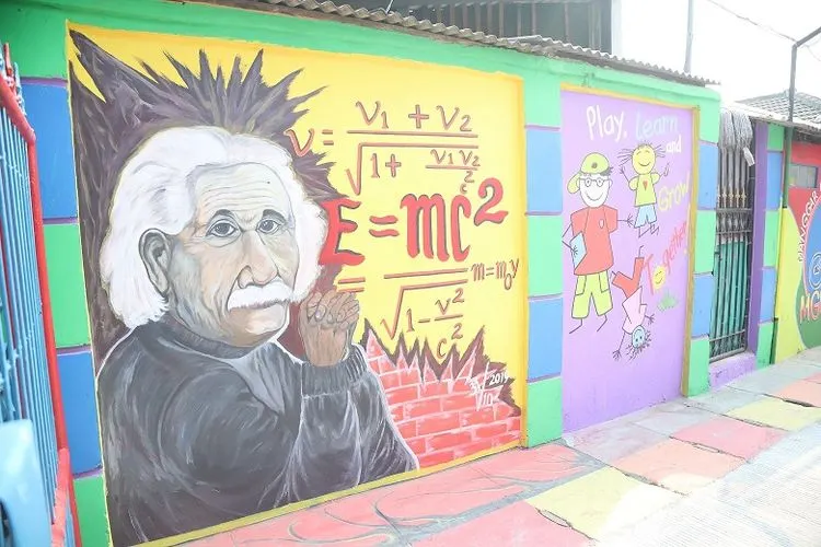 Mural Albert Einstein di lingkungan warga Kelurahan Lagoa/utara.jakarta.go.id