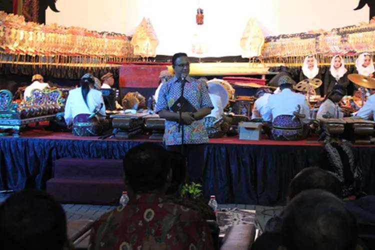 Gubernur DKI Jakarta, Anies Baswedan menghadiri Ngaji Budaya Pagelayang Wayang di halaman kantor DPP PKS, Sabtu (27/10/2019)/DPP PKS