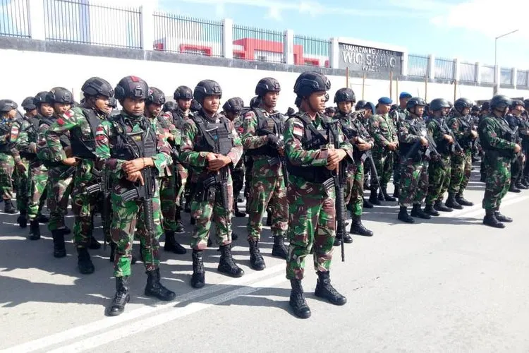 Dok foto. Pasi Intel Satgas Yonif R 514/SY, Kapten Inf M. Reza Satria P.