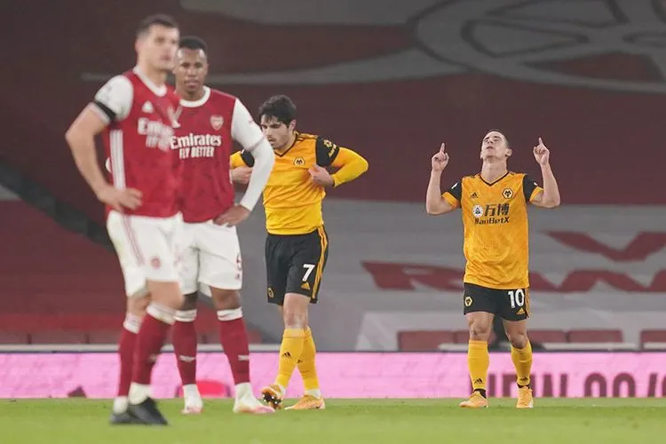 Pemain Wolverhampton Daniel Podence merayakan golnya ke gawang Arsenal di London, Senin (30/11/2020) dini hari WIB. Foto: EPA
