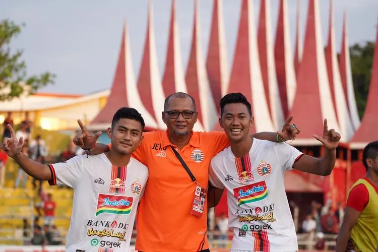 Asisten pelatih Persija Jakarta, Sudirman (tengah)/Persija.id
