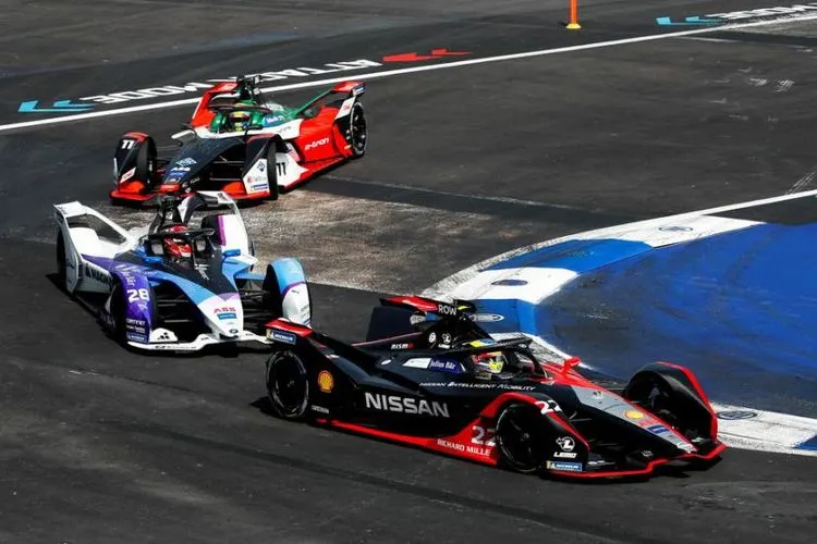 Balap Formula E (ilustrasi). Foto: EPA-EFE/Jose Mendez
