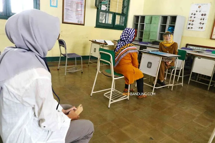 PPDB dengan protokol kesehatan. (Irfan Al-Faritsi)