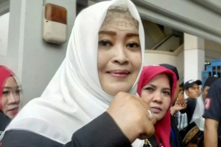 Ketua Umum Bang Japar, Fahira Idris