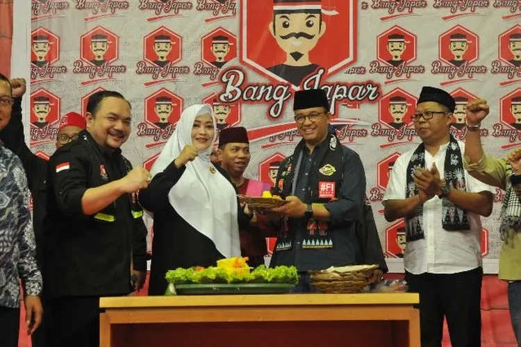Gubernur Anies Baswedan bersama Ketum Ormas Bang Japar Fahira Idris saat Milad ke-2 Bang Japar/Istimewa
