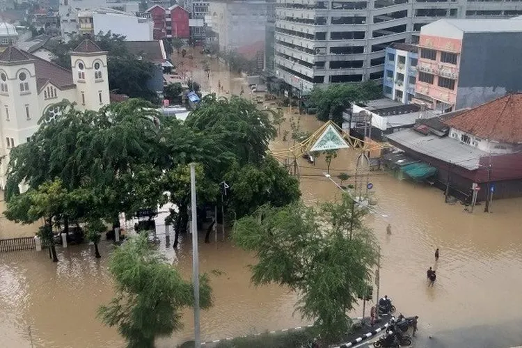 Banjir di kawasan Pasar Baru, Jakarta Pusat, diupload di Twitter oleh akun @staerry__(Kamis, 2/1/2020)