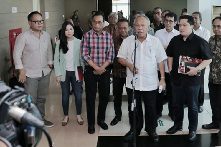 Menteri Pekerjaan Umum dan Perumahan Rakyat (PUPR) Basuki Hadimuljono usai pertemuan dengan lima menteri di Gedung Kementerian PUPR, Jakarta Selatan, Sabtu (26/10/2019)/Biro Komunikasi PUPR