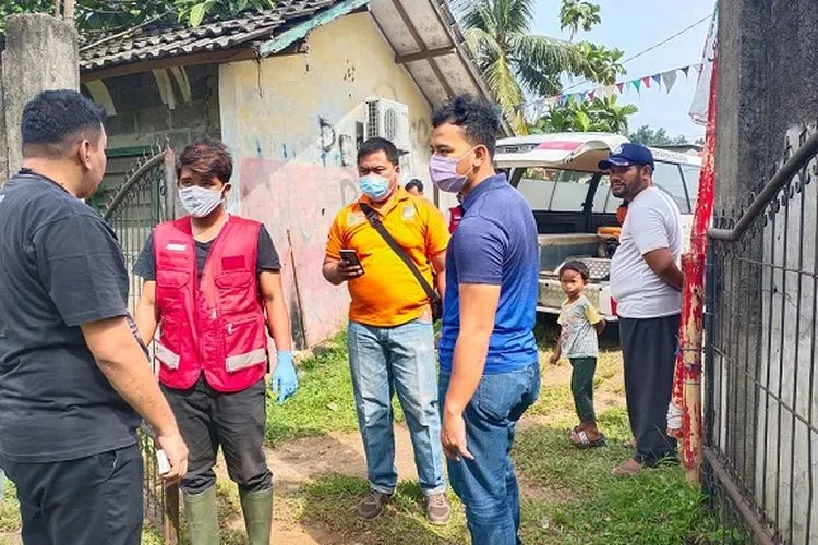 Jasad bayi ditemukan di saluran air Kampung Kramat Cibinong (Dok Polsek Cibinong)