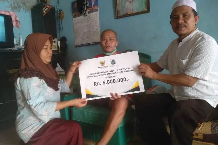 Badan Amil Zakat Nasional (Baznas) Bazis Provinsi DKI Jakarta menyalurkan bantuan kepada Pemprov DKI Jakarta. (dok)