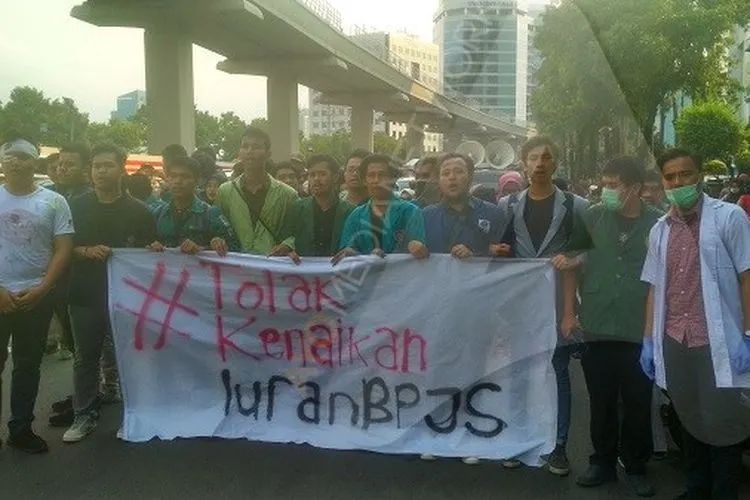 Aksi Demonstrasi BEM SI di Kemenkes Menolak Kenaikan Iuran BPJS (Ayojakarta.com/Hendy Dinata)