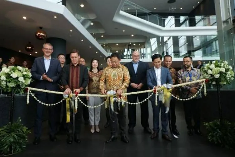 Peresmian Nusantara Authorized Mercedes Benz Passenger Car Dealer/JPNN