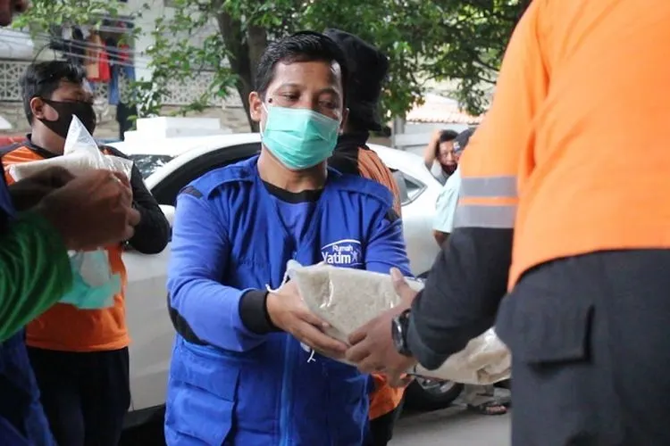 Bantuan beras dari Rumah Yatim