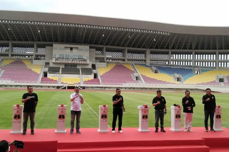 Tim Liga 1 Bhayangkara FC resmi berganti nama menjadi Bhayangkara Solo FC dan berhome base di Stadion Manahan, Kota Solo, Jumat (27/11/2020). (Ayojakarta/Budi Cahyono)