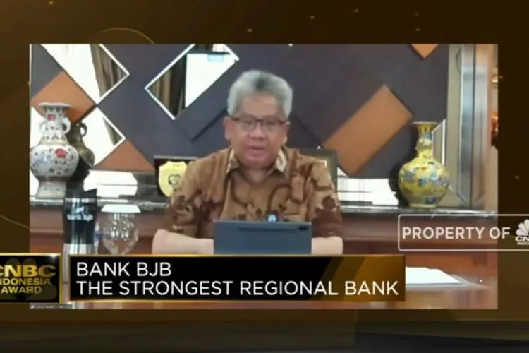 Rapor Kinerja Istimewa hantarkan bank bjb raih penghargaan The Strongest Regional Bank. (dok bjb)