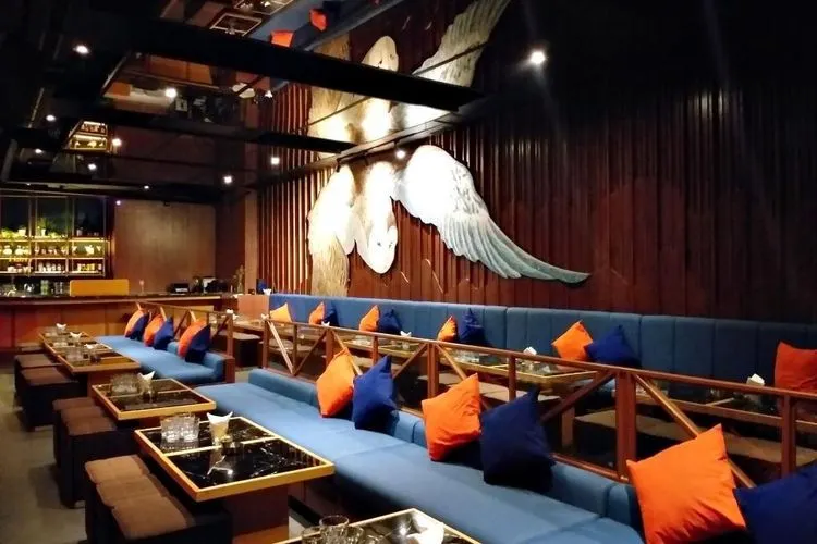 Interior Black Owl (Black Owl)