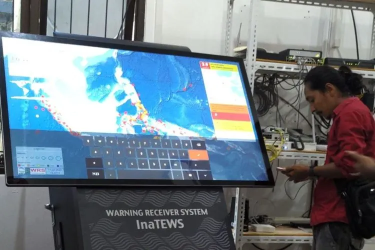 BMKG memasang sejumlah alat Warning Receiver System (WRS) di berbagai wilayah rawan gempa dan tsunami di Indonesia. (Dok)