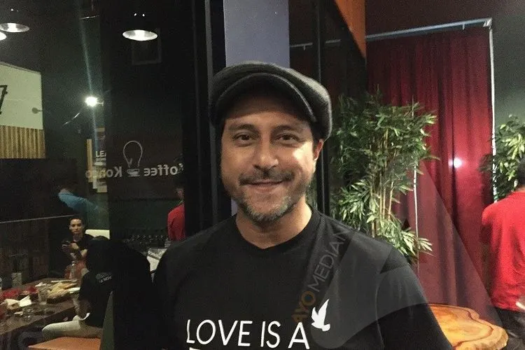 Bront Palarae usai konferensi pers Film Love is A Bird di Kawasan Epicentrum/Ayojakarta.com-Istihanah Soejoethi