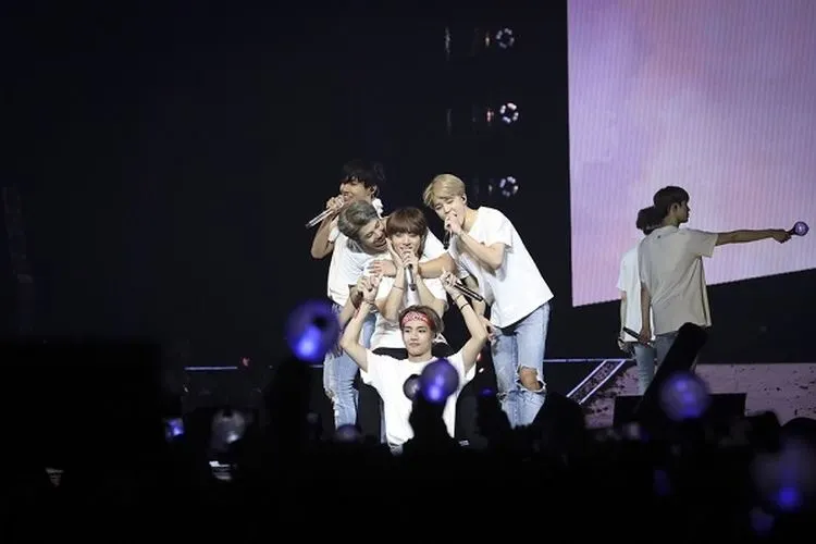 Penampilan BTS di panggung/Soompi