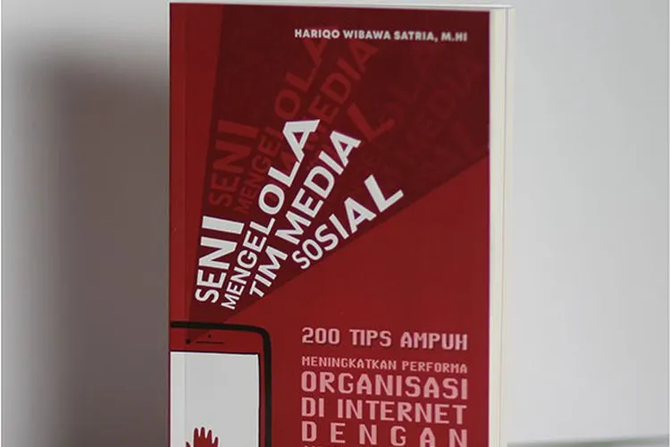 Dengan membaca buku-buku ini, kamu bisa mendapatkan makna kemerdekaan dan memperluas wawasan dan informasi kamu tentang perjuangan para tokoh meraih kemerdekaan Indonesia. (Unsplash.com/Sharon McCutcheon)