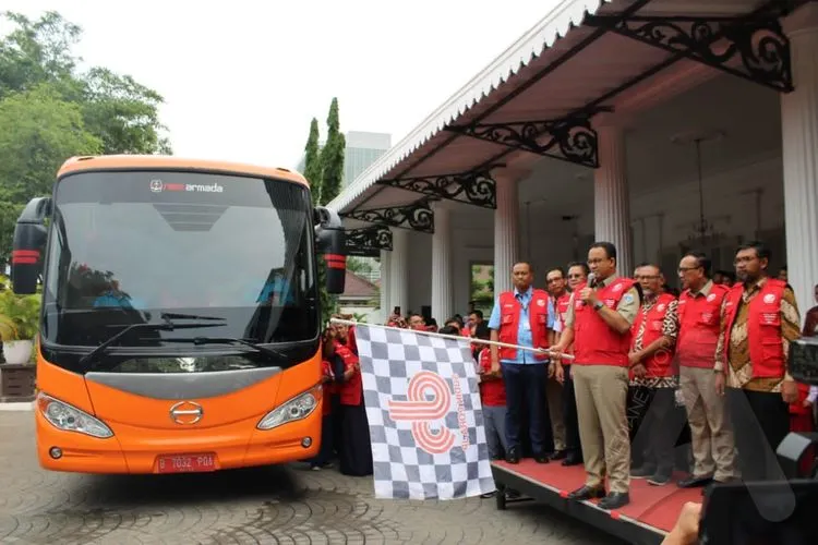 Gubernur DKI Jakarta Anies Baswesan melepas Bus Antikorupsi/(Ayojakarta.com/Farsya Adilah Kamalia)