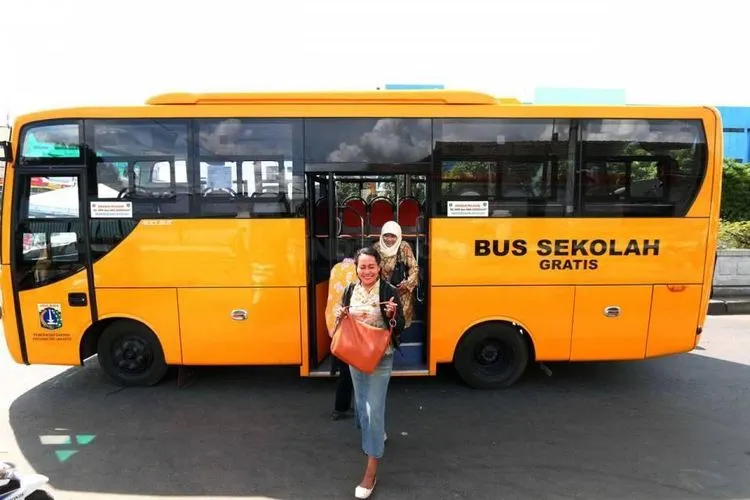 Bus sekolah gratis (ProBMR)