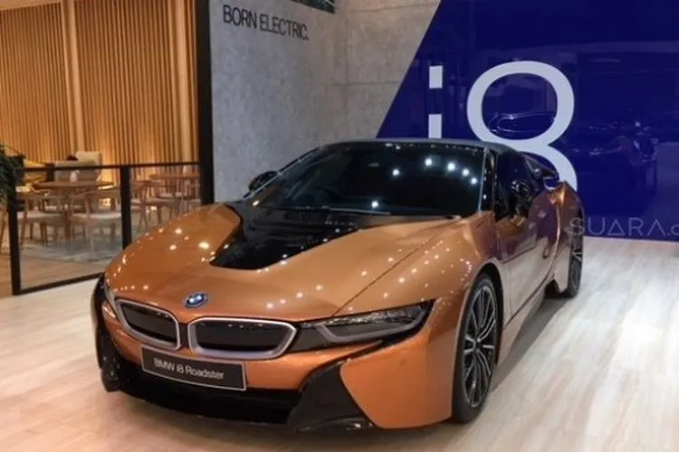 BMW i8, salah satu andalan BMW di sektor mobil listrik yang telah muncul beberapa saat sebelum GIIAS 2019 [Suara.com/ukirsari].