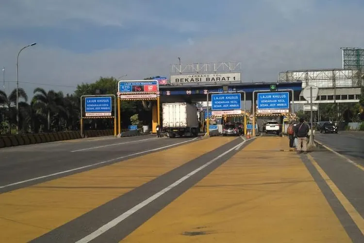 Pantauan kondisi di lalu lintas di Gerbang Tol Bekasi Barat. dok Dishub Kota Bekasi