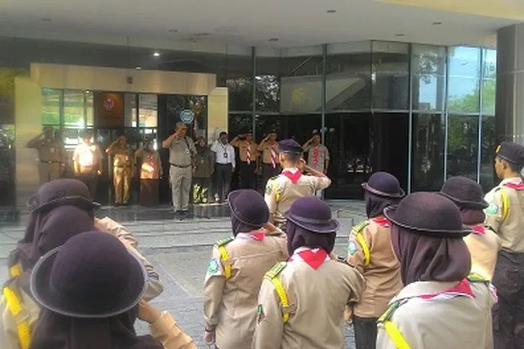Pemkab Kepulauan Seribu melepas 40 Pramuka ke Pertikawan Nasional/pulauseribu.jakarta.go.id
