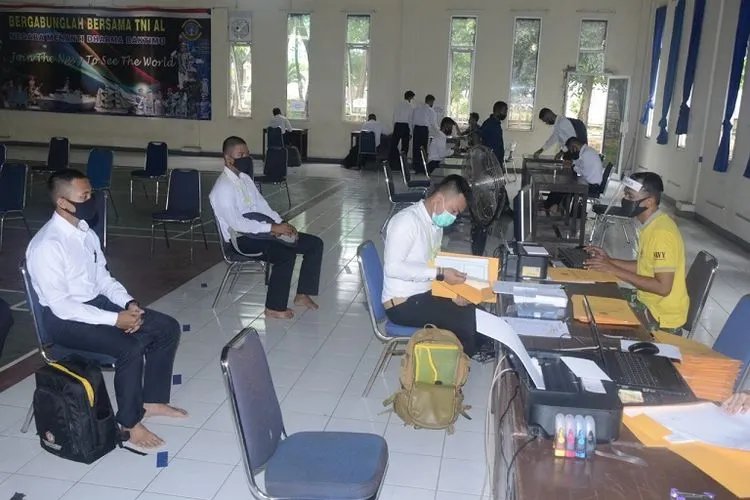Penerimaan pendaftaran calon taruna/taruni TNI AL Tahun 2020 di Mako Lantamal III Jakarta (Dispen Lantamal III)