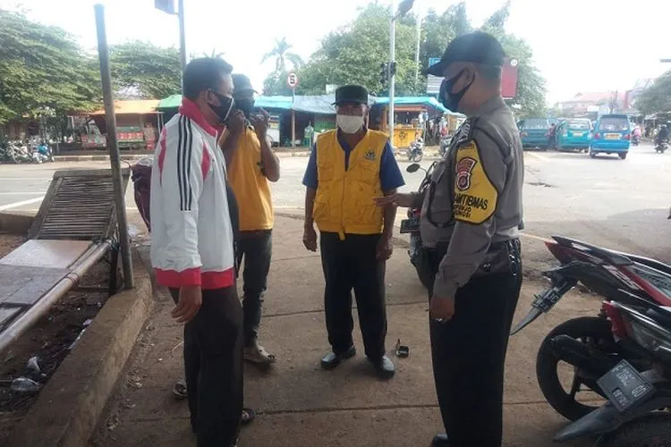 Operasi yustisi penertiban pelanggar protokol kesehatan di fly over Cileungsi, Jumat (11/12/2020).(dok)