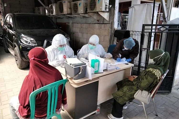 Rapid test massal sebagai tracking kasus Covid-19 di Kecamatan Cilincing gencar dilakukan untuk cegah tingginya kasus/dok: utara.jakarta.go.id
